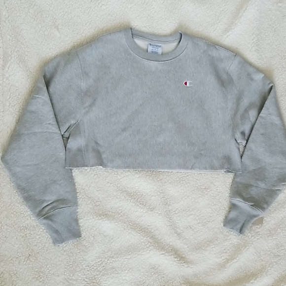 *ONE LEFT*Champion Cropped Sweatshirt - Picture 3 of 8